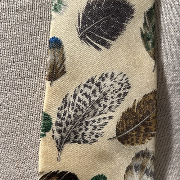 Beautiful Wild Bird Feather Pattern Silk Neck Tie - Picture 11 of 14